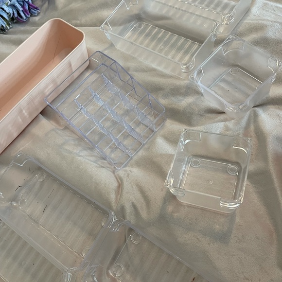 Makeup organizers - Picture 1 of 4